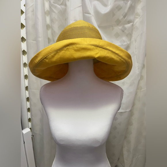 Yellow Wide-Brimmed Travel Hat - Picture 4 of 5